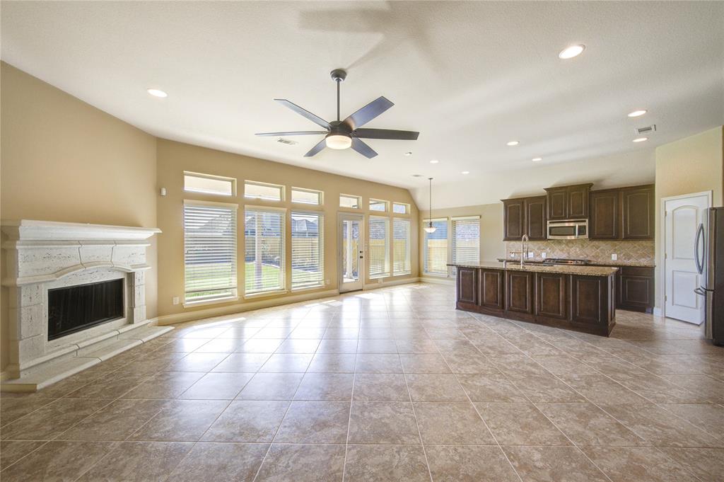 1810 Callaway Cove Court, Rosenberg, Texas image 12