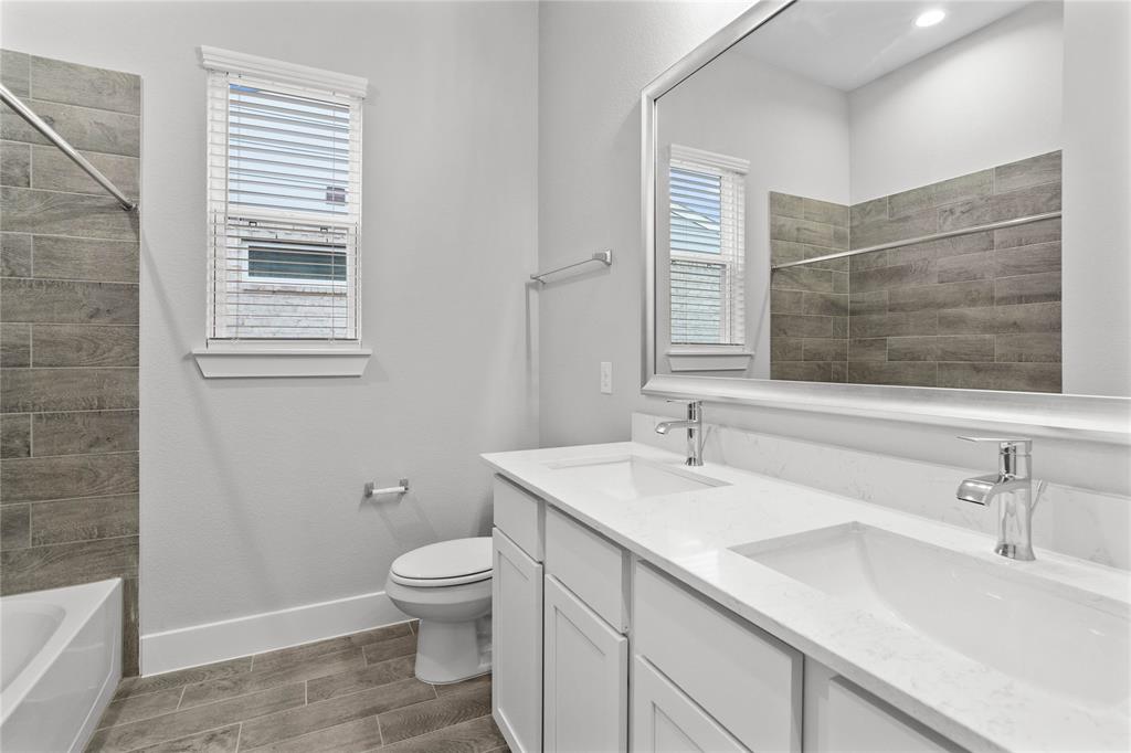 400 Inner Cove Lane, Waller, Texas image 4