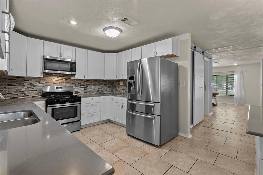 4715 4th Street, Bacliff, Texas image 16