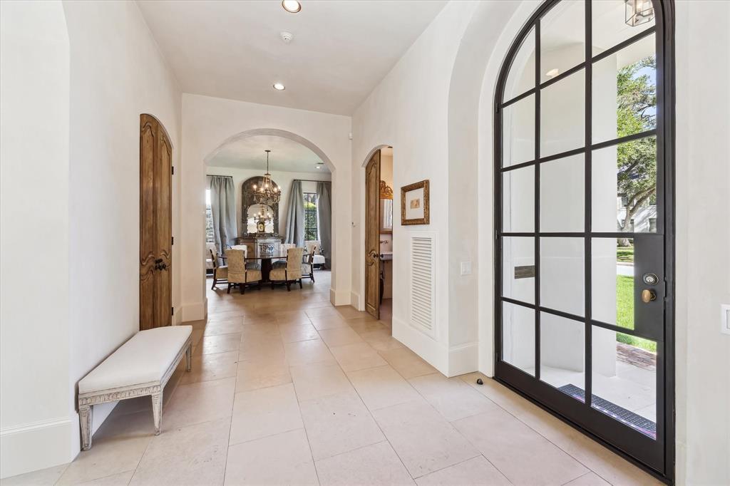 3603 Meadow Lake Lane, Houston, Texas image 2