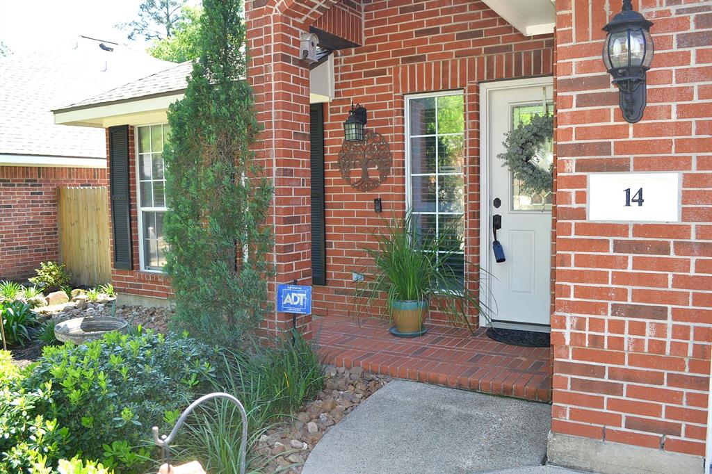 14 Mulberry Glen Place, Spring, Texas image 2