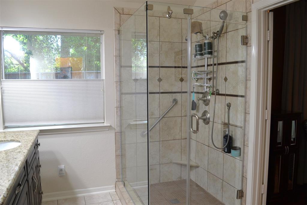 14 Mulberry Glen Place, Spring, Texas image 25