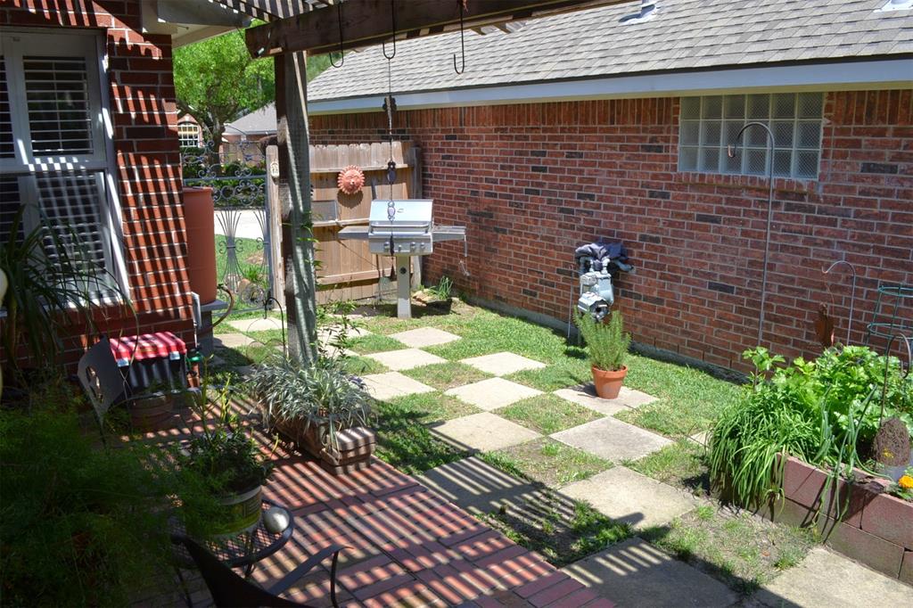 14 Mulberry Glen Place, Spring, Texas image 32