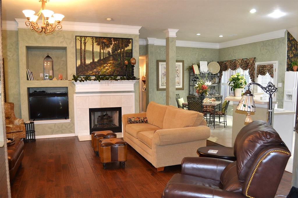 14 Mulberry Glen Place, Spring, Texas image 11