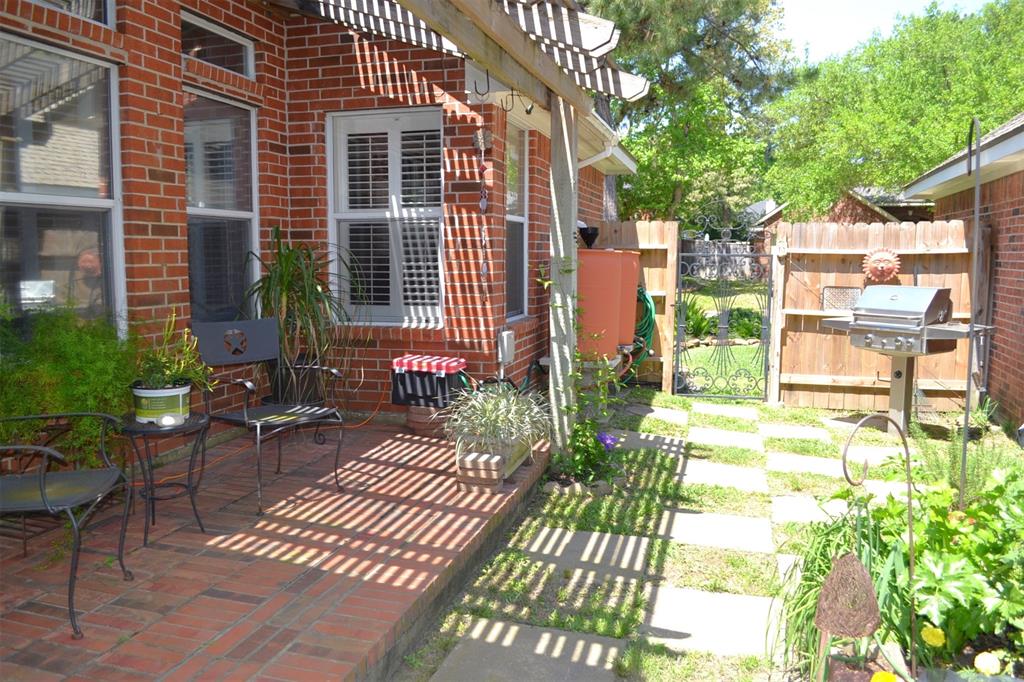 14 Mulberry Glen Place, Spring, Texas image 35
