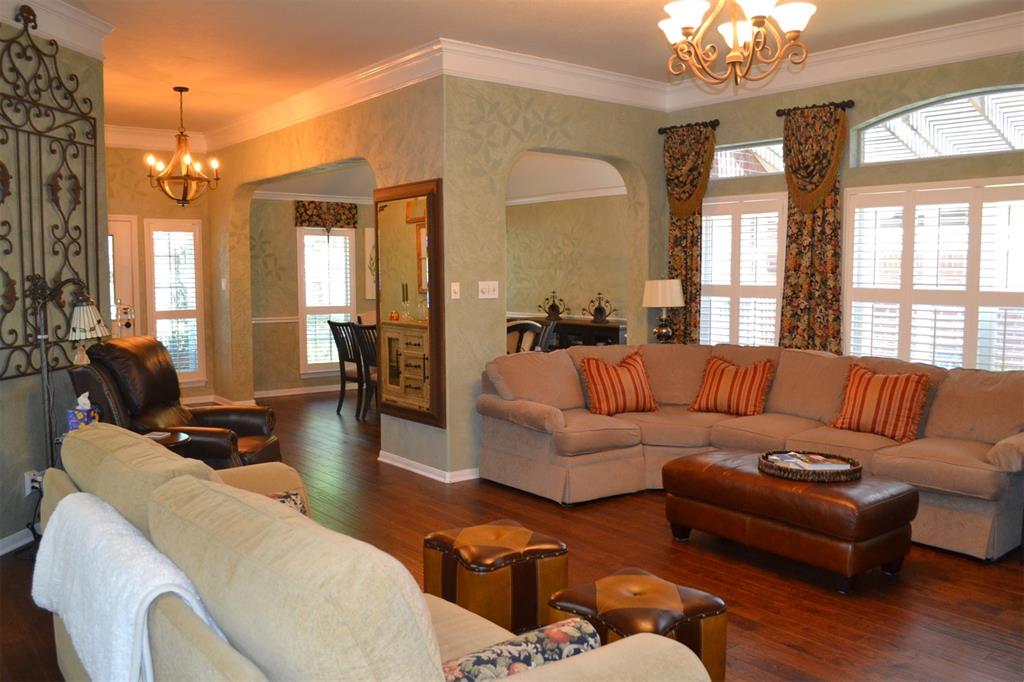 14 Mulberry Glen Place, Spring, Texas image 8