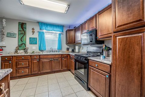 Photo of 1315 40th Street Rear St, Galveston, TX 77550 (MLS # 3377106) Photo of 1315 40th Street Rear St, Galveston, TX 77550 (MLS # 3377106)