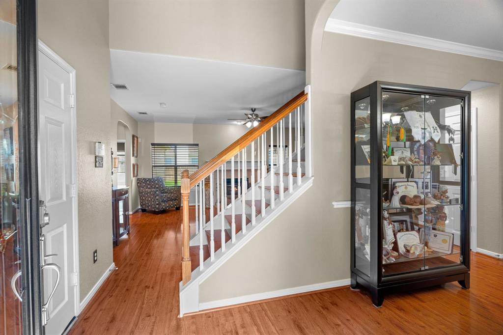 1010 Sapling Crest Court, Fresno, Texas image 5