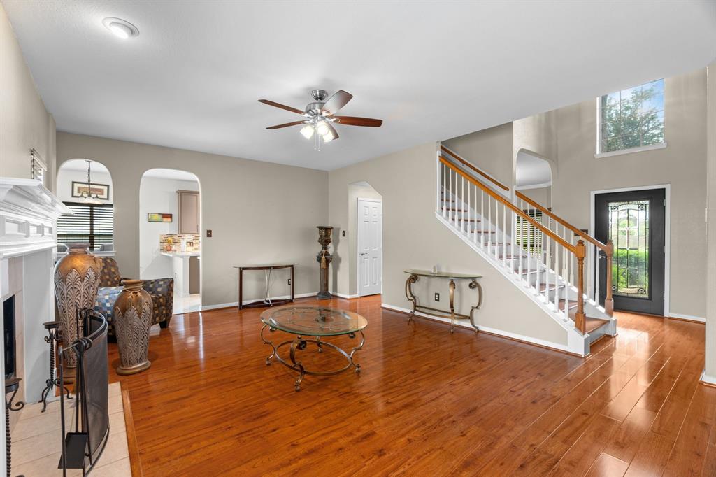 1010 Sapling Crest Court, Fresno, Texas image 23