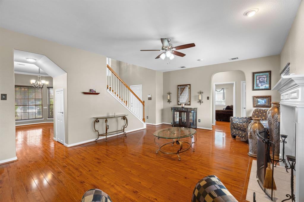 1010 Sapling Crest Court, Fresno, Texas image 25