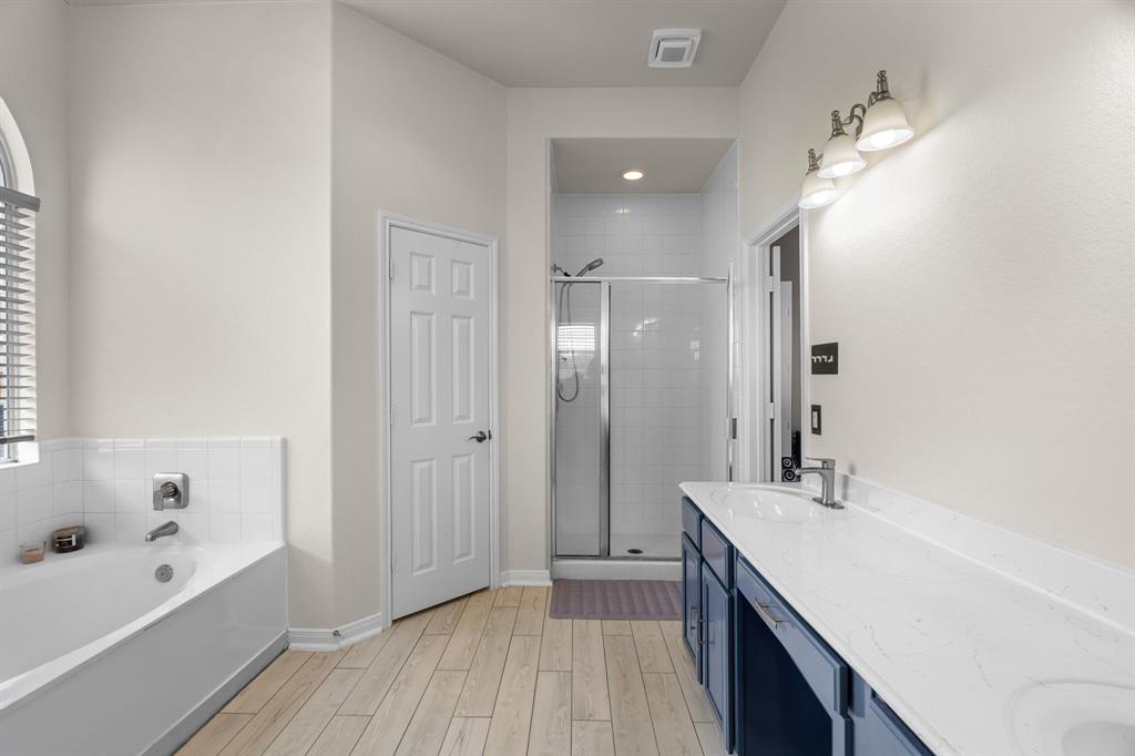 1010 Sapling Crest Court, Fresno, Texas image 32
