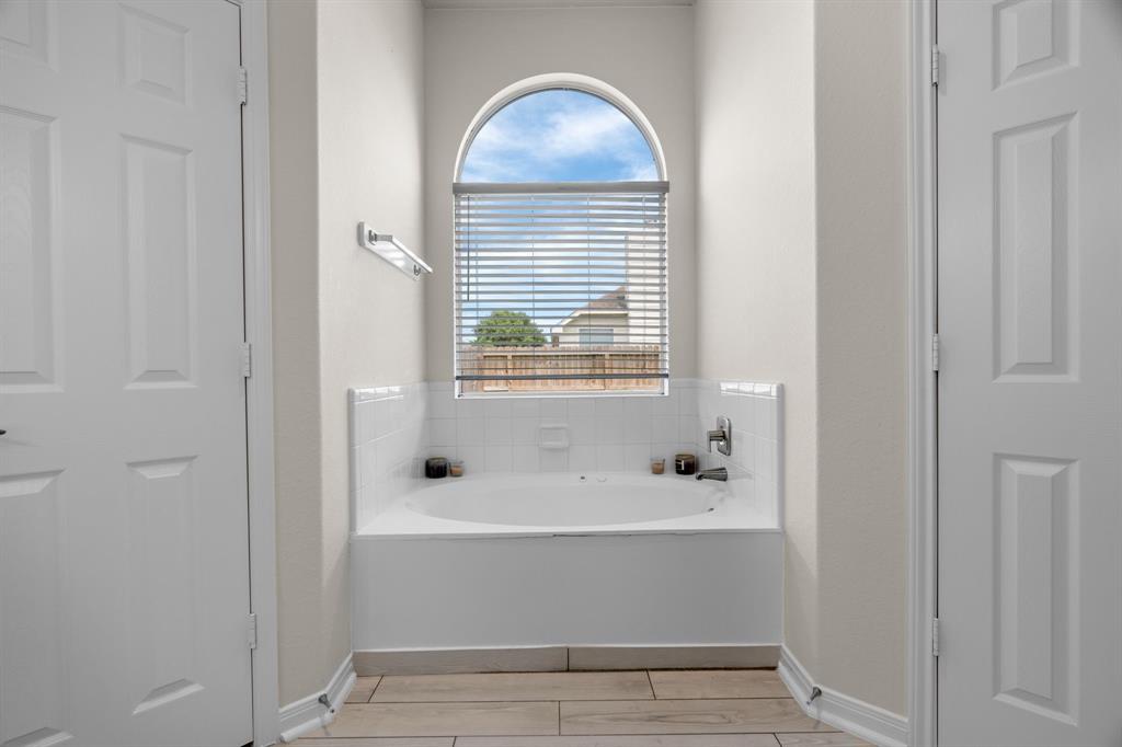 1010 Sapling Crest Court, Fresno, Texas image 33