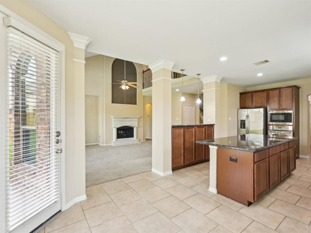 9430 Copper Cove Lane, Rosharon, Texas image 11