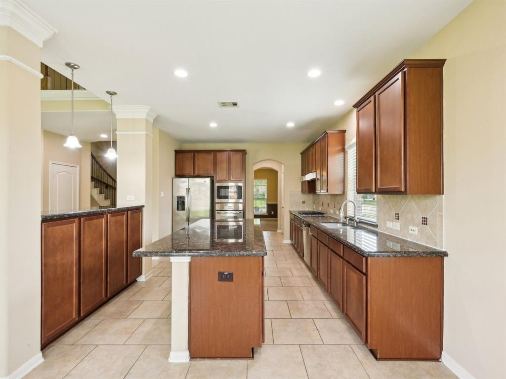 9430 Copper Cove Lane, Rosharon, Texas image 14
