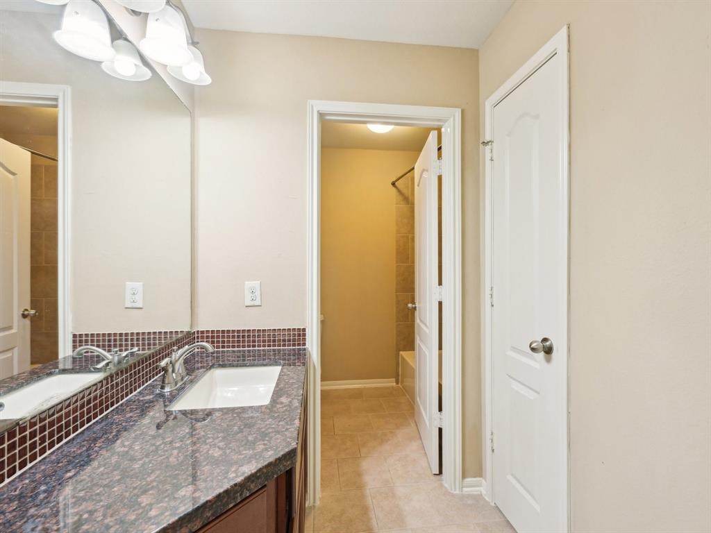 9430 Copper Cove Lane, Rosharon, Texas image 31