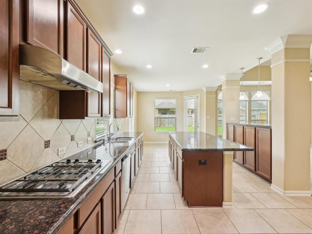 9430 Copper Cove Lane, Rosharon, Texas image 15