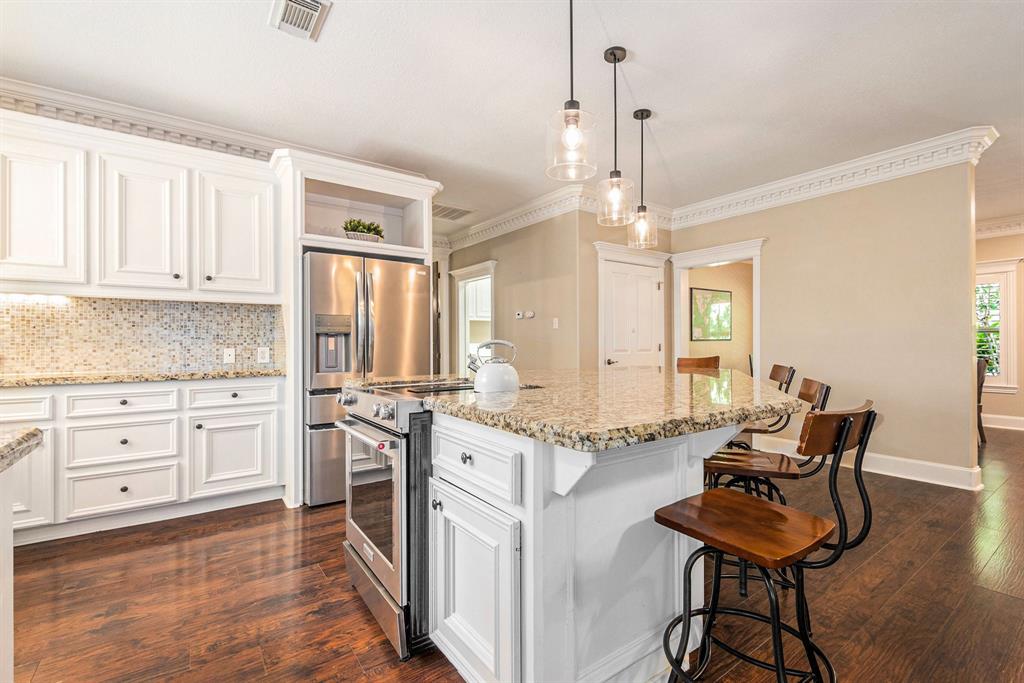 32806 W Westwood Square West Drive, Magnolia, Texas image 11