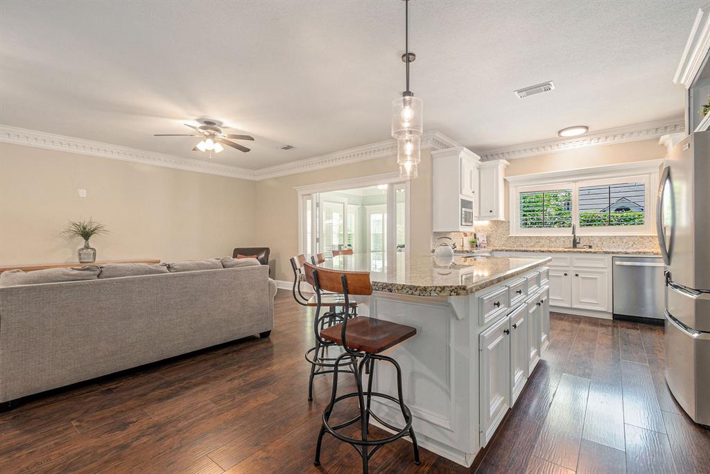 32806 W Westwood Square West Drive, Magnolia, Texas image 14