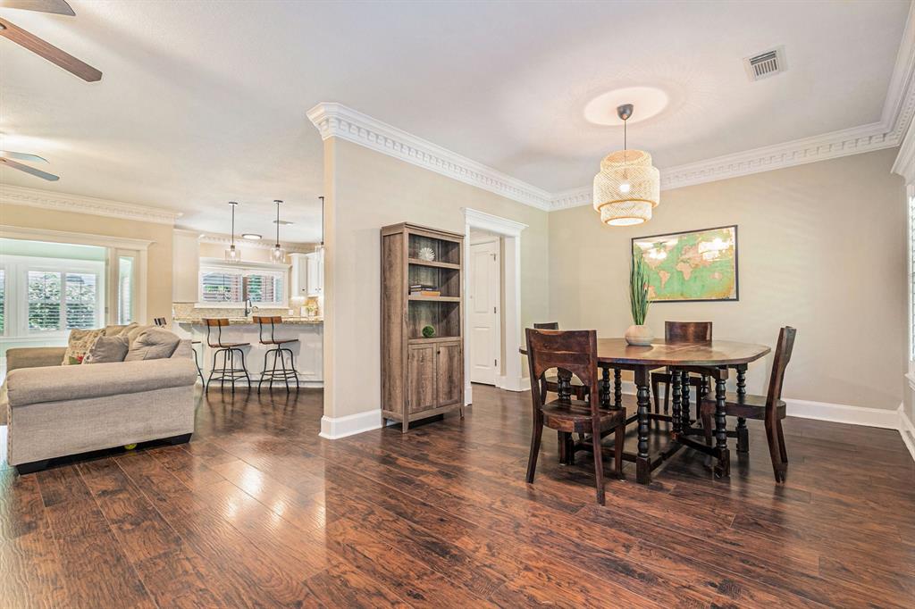 32806 W Westwood Square West Drive, Magnolia, Texas image 8