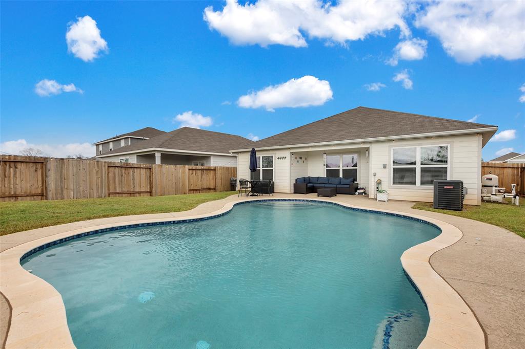 16134 Sugar Falls Drive, Conroe, Texas image 33