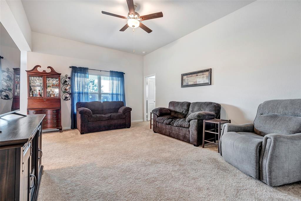 16134 Sugar Falls Drive, Conroe, Texas image 6