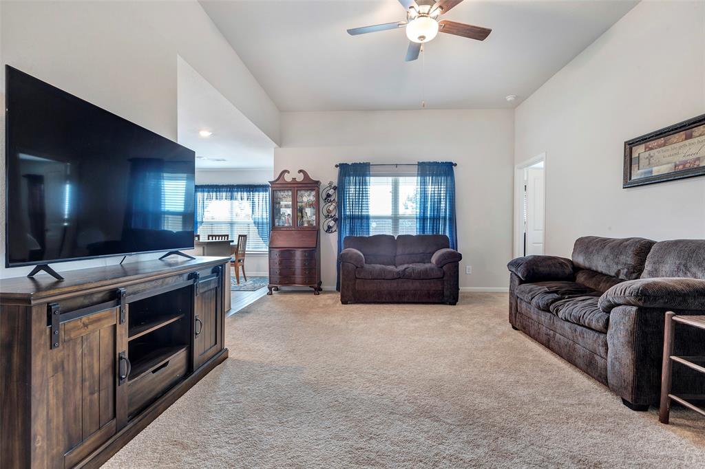 16134 Sugar Falls Drive, Conroe, Texas image 8