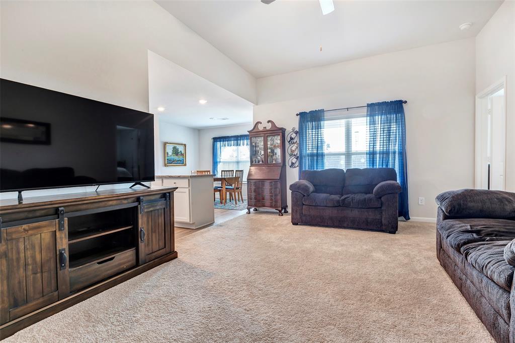 16134 Sugar Falls Drive, Conroe, Texas image 9