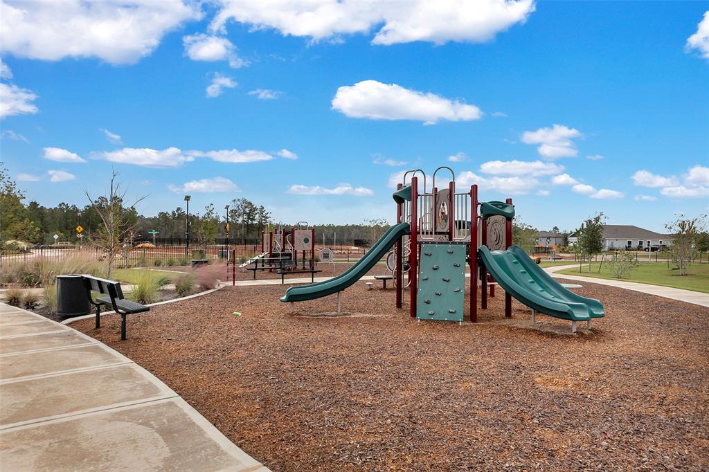 16134 Sugar Falls Drive, Conroe, Texas image 37