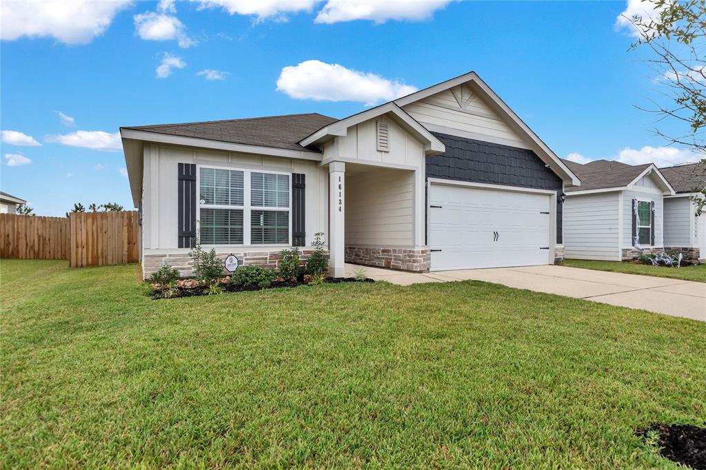 16134 Sugar Falls Drive, Conroe, Texas image 36