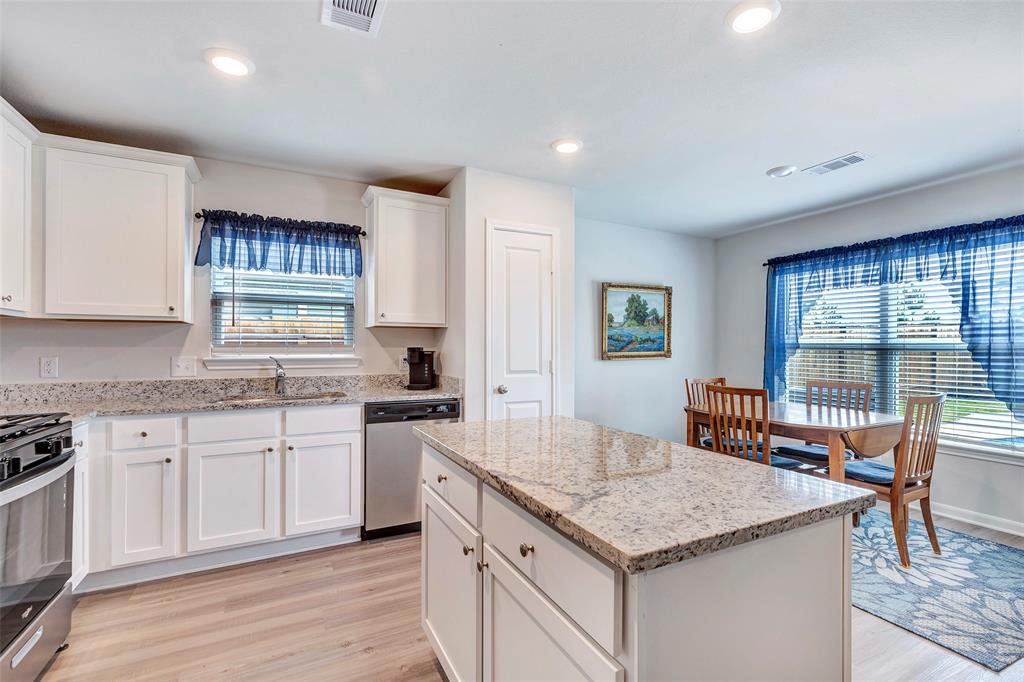 16134 Sugar Falls Drive, Conroe, Texas image 15