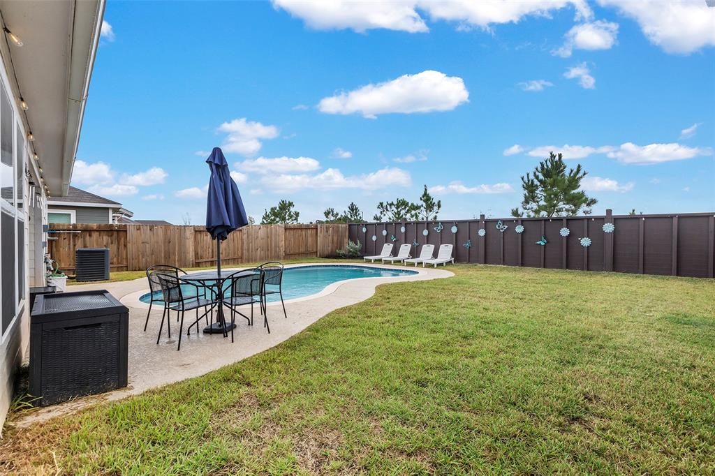 16134 Sugar Falls Drive, Conroe, Texas image 29