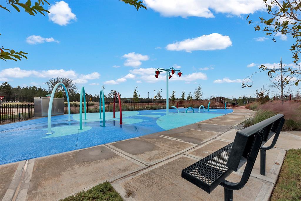 16134 Sugar Falls Drive, Conroe, Texas image 38