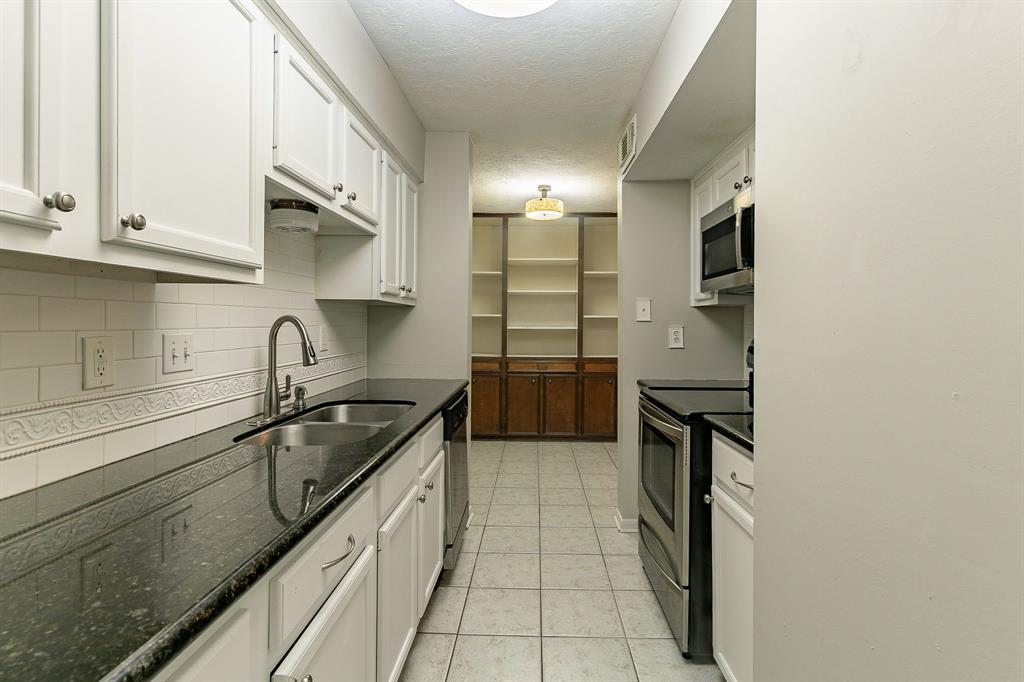2242 Par Lane, Richmond, Texas image 15