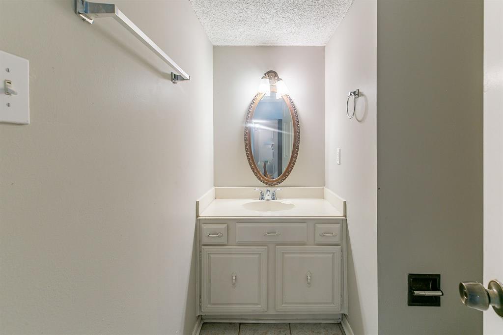 2242 Par Lane, Richmond, Texas image 16
