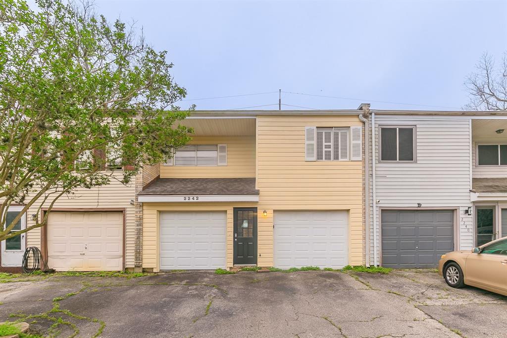 2242 Par Lane, Richmond, Texas image 1