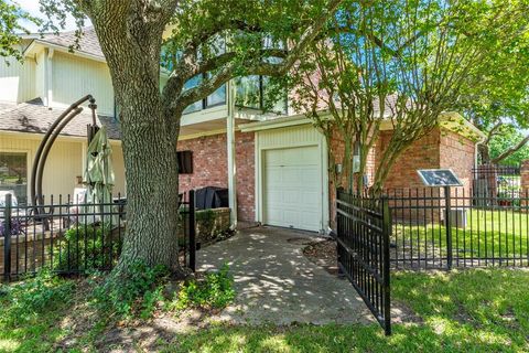 A home in League City