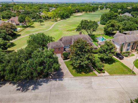 A home in League City