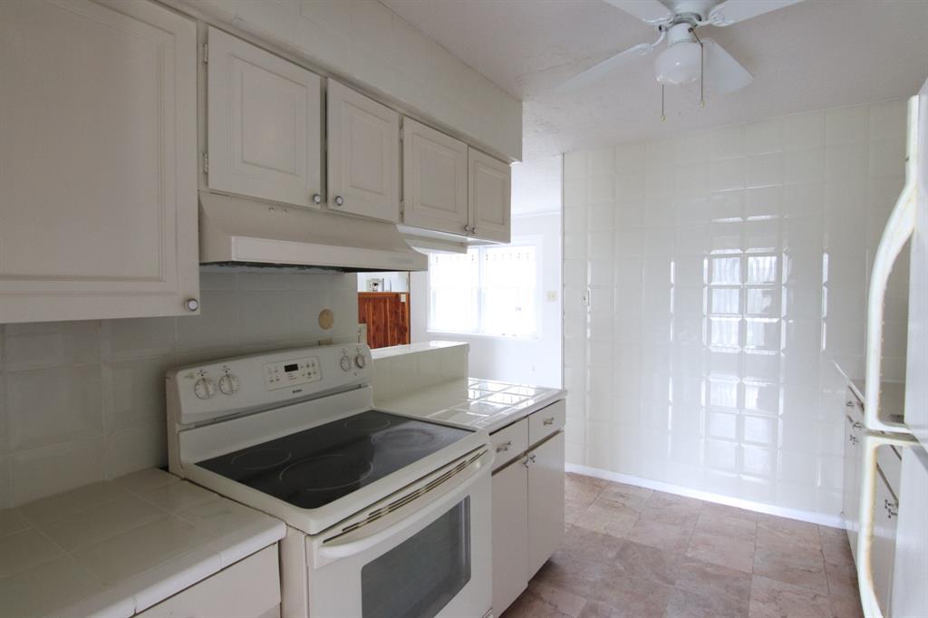 9357 Springmont Dr Dr, Houston, Texas image 11