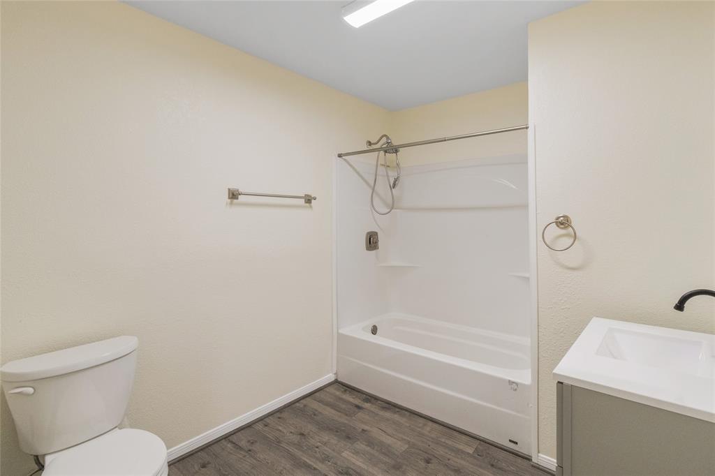 310 W Republic Avenue, Baytown, Texas image 14