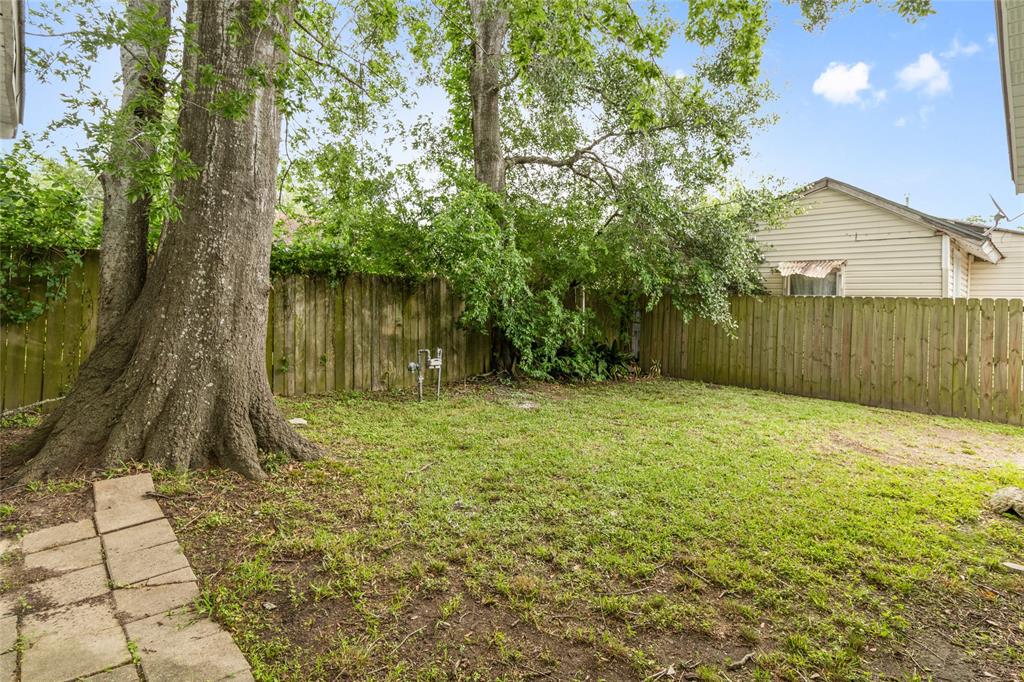 310 W Republic Avenue, Baytown, Texas image 24