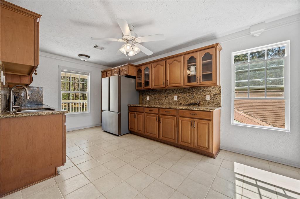 230 Tiki Trail, Livingston, Texas image 10