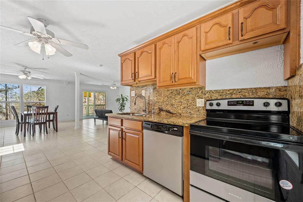 230 Tiki Trail, Livingston, Texas image 13