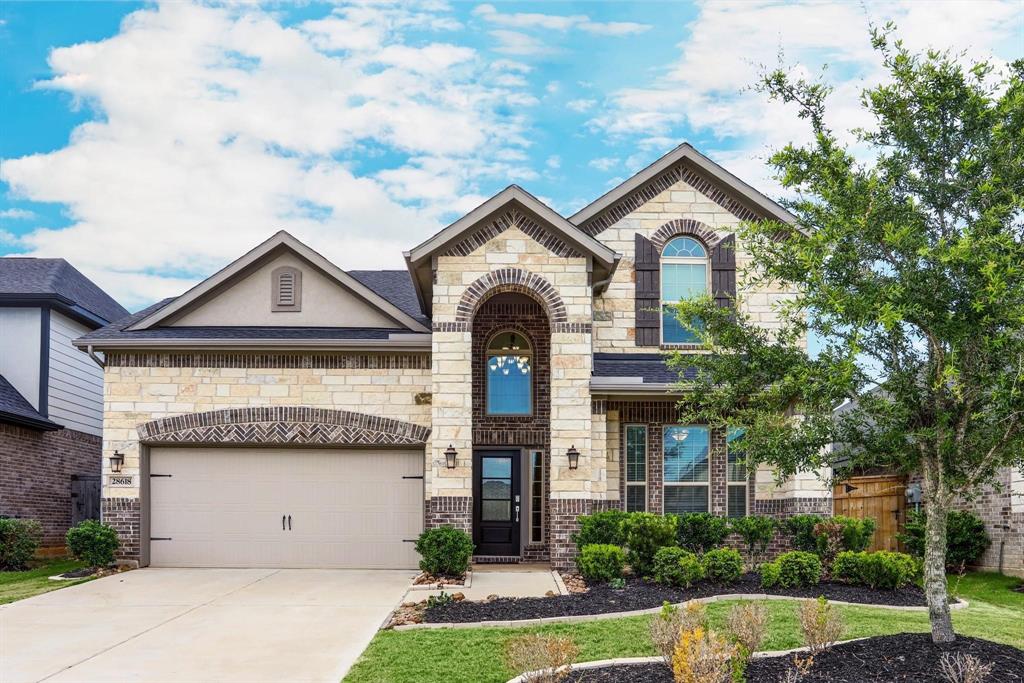 28618 Monarch Cliffs Drive, Fulshear, Texas image 2