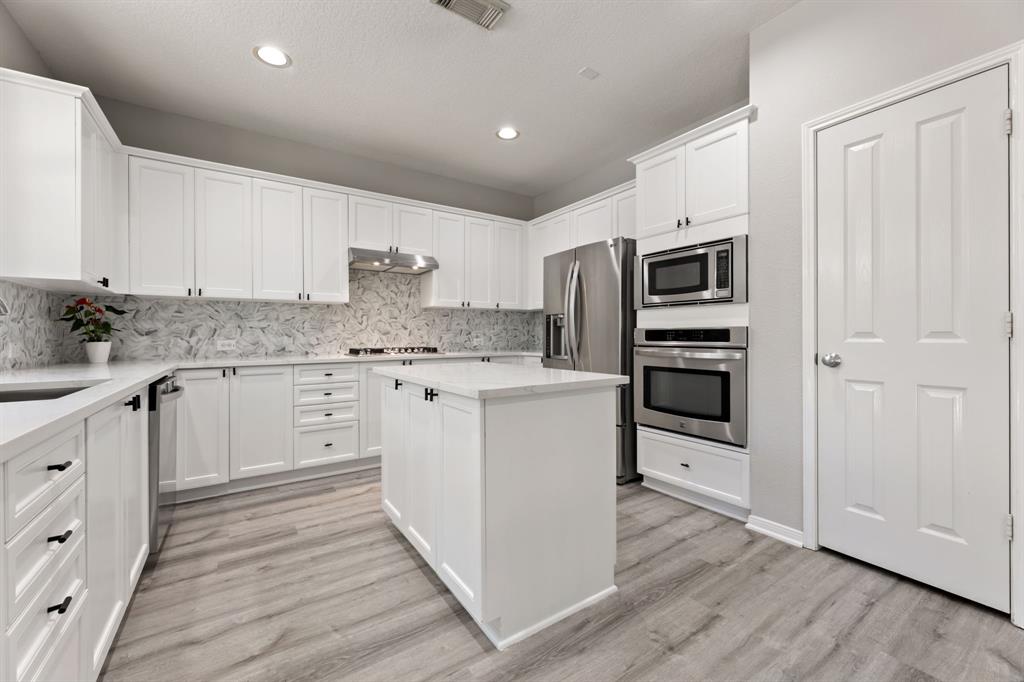 22 Lyreleaf Place, The Woodlands, Texas image 14