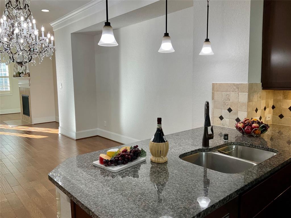 170 W Breezy Way