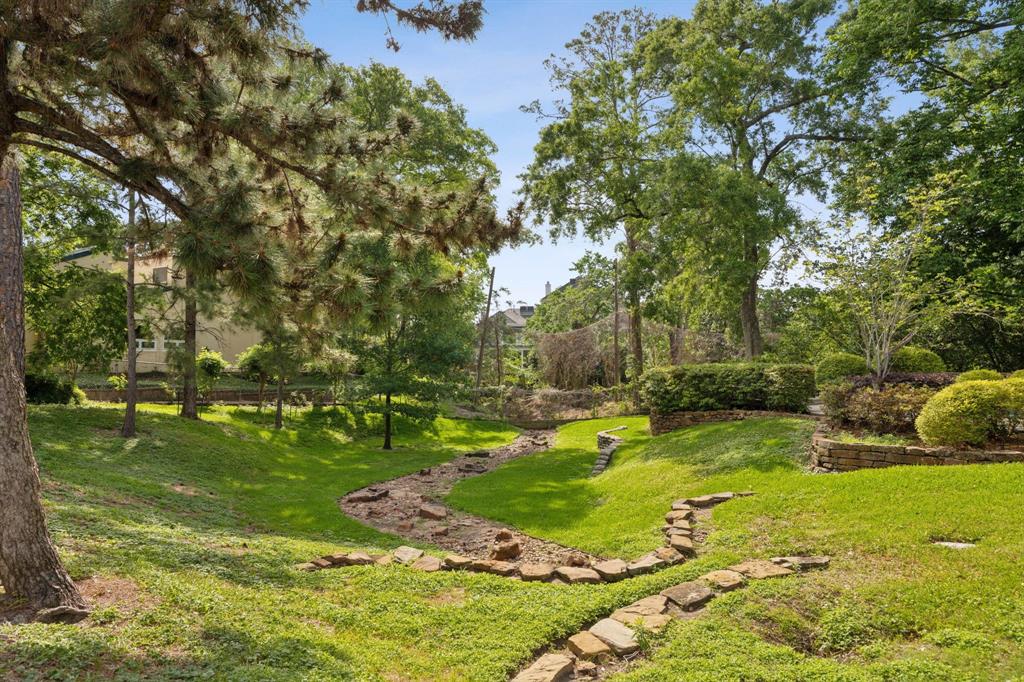 9569 Doliver Drive, Houston, Texas image 20
