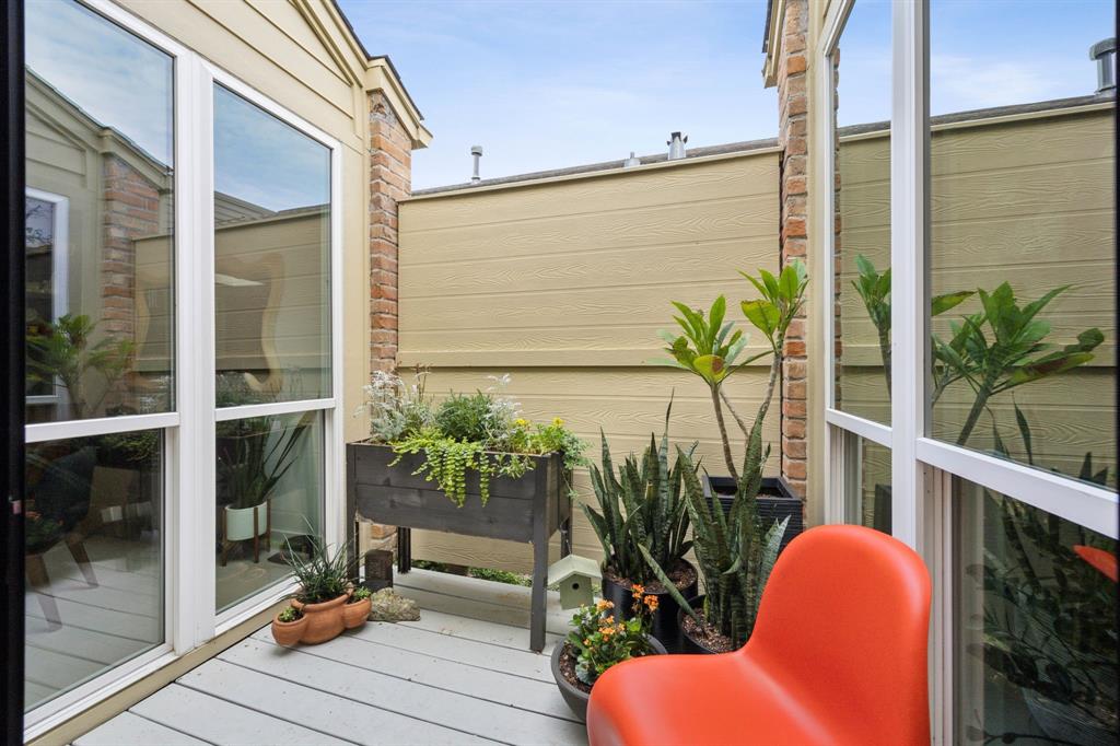 9569 Doliver Drive, Houston, Texas image 19