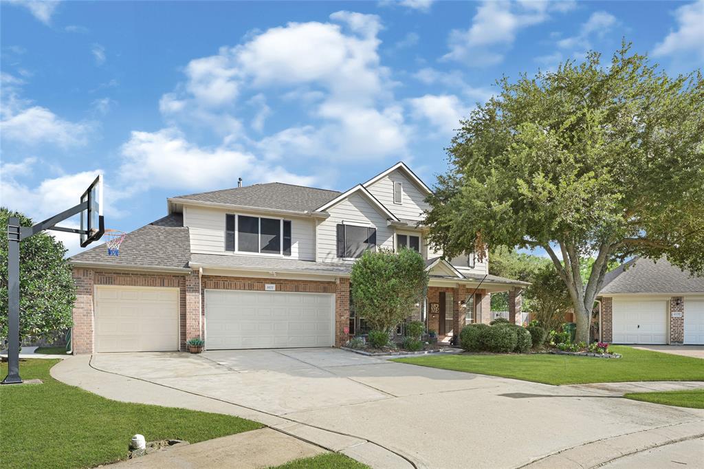 1122 Carriage Court
