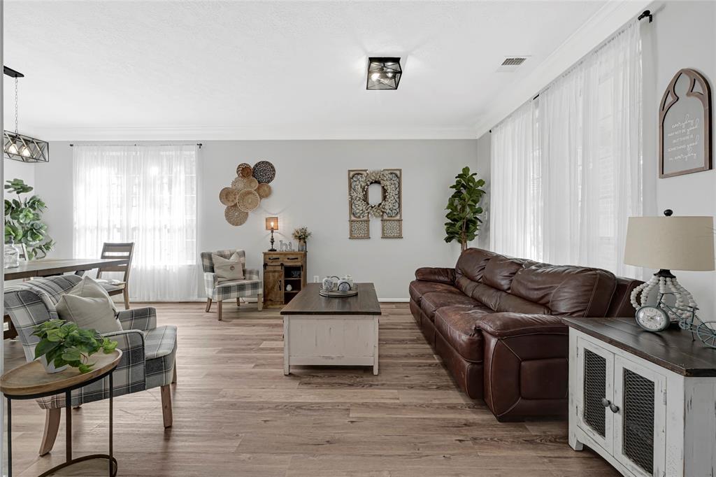 1122 Carriage Court