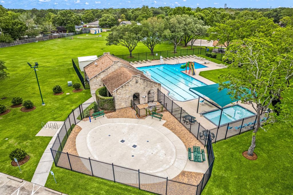 221 Chariss Glen Drive, League City, Texas image 28